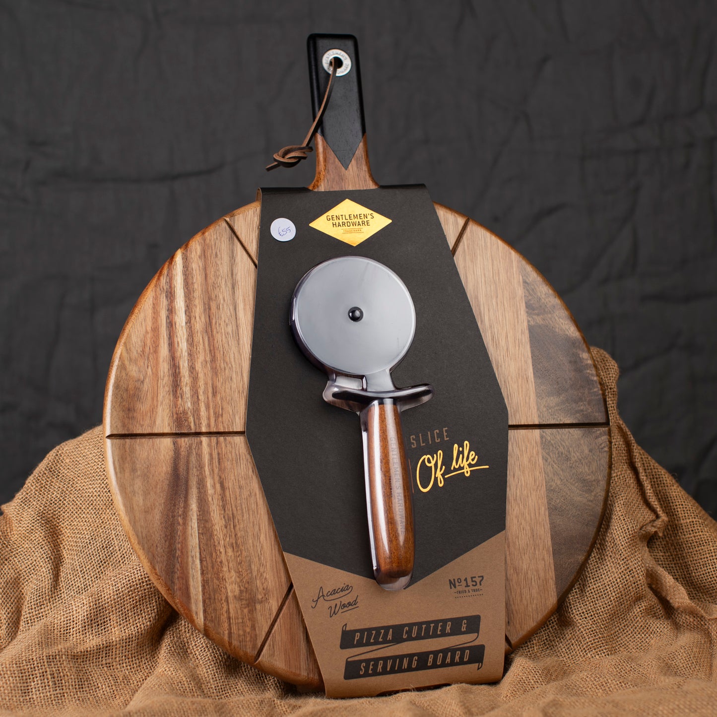 Pizza cutter and serving board